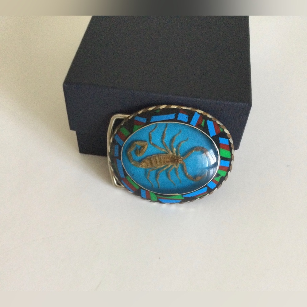 VINTAGE SILVER ALPACA RODEO 
GENUINE SCORPION RESIN BELT BUCKLE WESTERN COWBOY